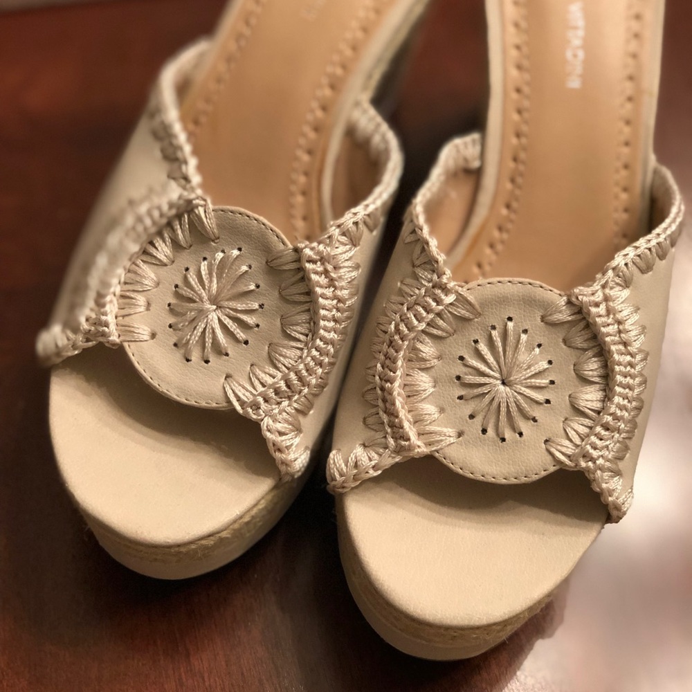 NWOT Adrienne Vittadini Platform Natural Wedge